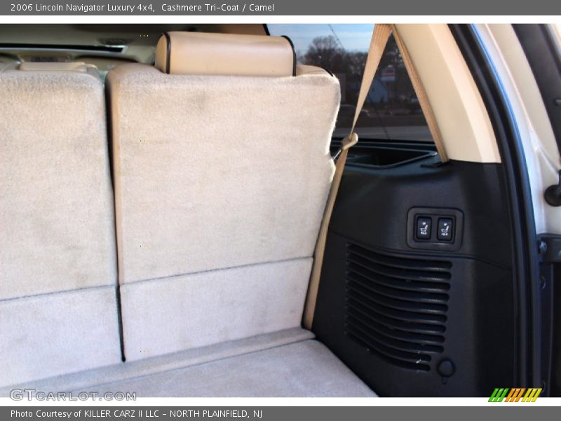 Cashmere Tri-Coat / Camel 2006 Lincoln Navigator Luxury 4x4