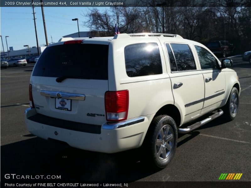 Cool Vanilla / Light Graystone 2009 Chrysler Aspen Limited 4x4