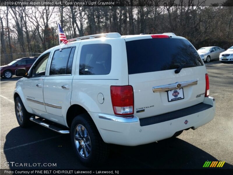 Cool Vanilla / Light Graystone 2009 Chrysler Aspen Limited 4x4