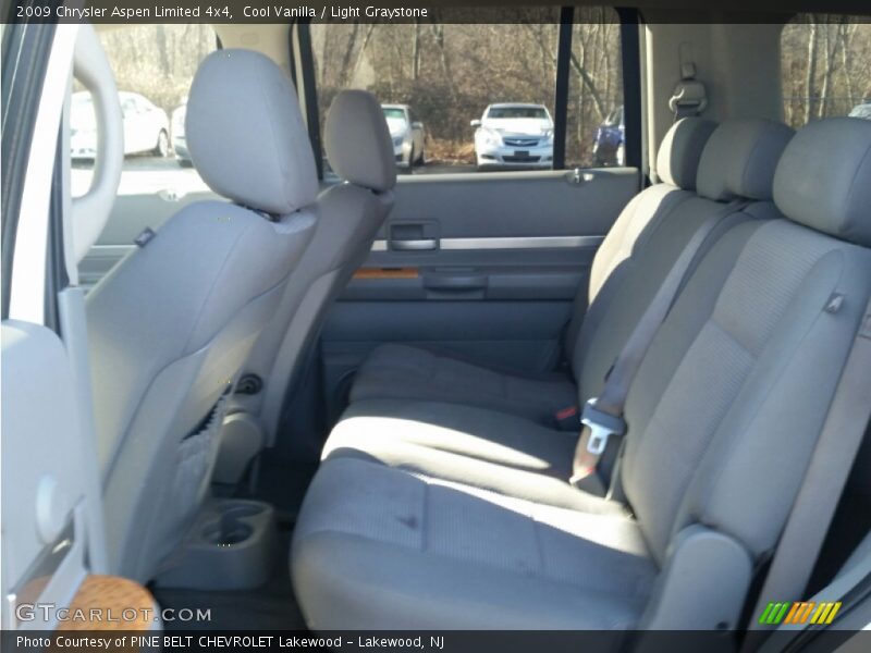 Cool Vanilla / Light Graystone 2009 Chrysler Aspen Limited 4x4