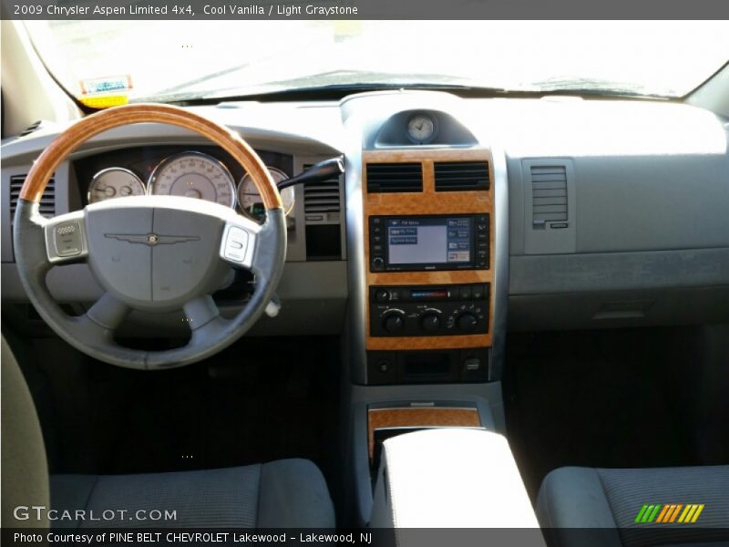 Cool Vanilla / Light Graystone 2009 Chrysler Aspen Limited 4x4