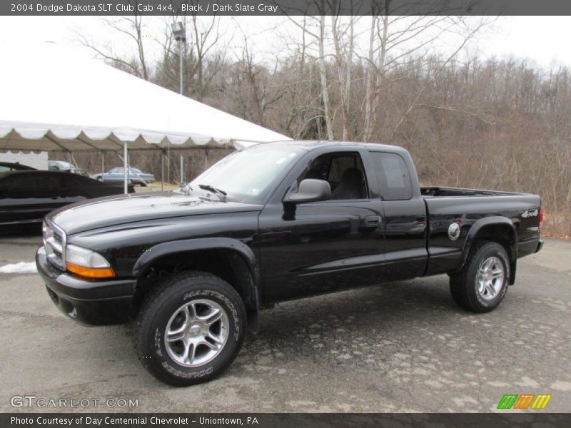 Front 3/4 View of 2004 Dakota SLT Club Cab 4x4
