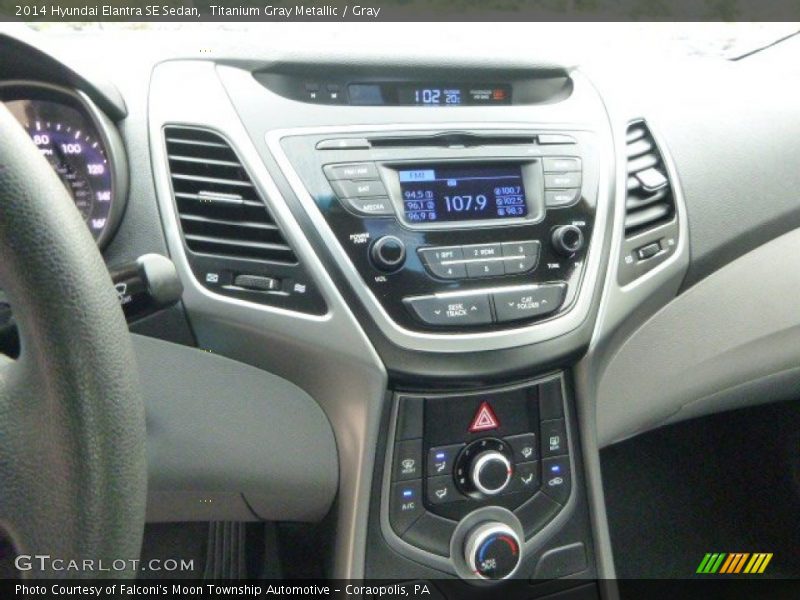 Titanium Gray Metallic / Gray 2014 Hyundai Elantra SE Sedan