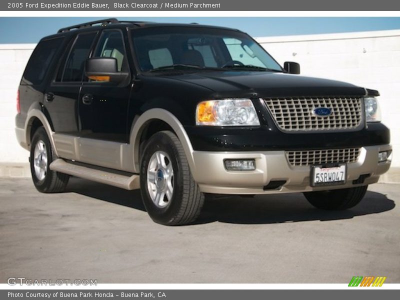 Black Clearcoat / Medium Parchment 2005 Ford Expedition Eddie Bauer