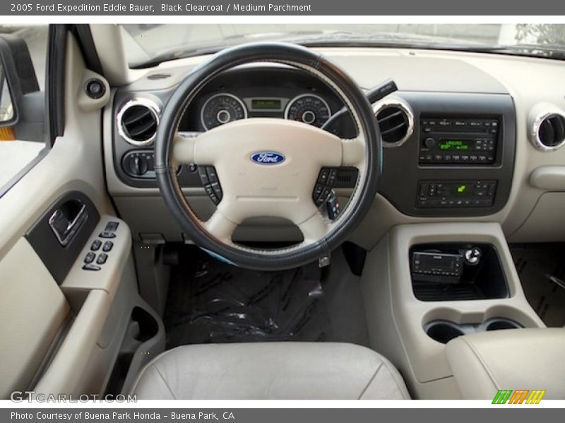Black Clearcoat / Medium Parchment 2005 Ford Expedition Eddie Bauer