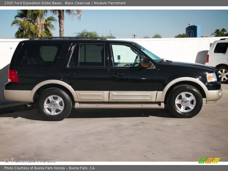 Black Clearcoat / Medium Parchment 2005 Ford Expedition Eddie Bauer