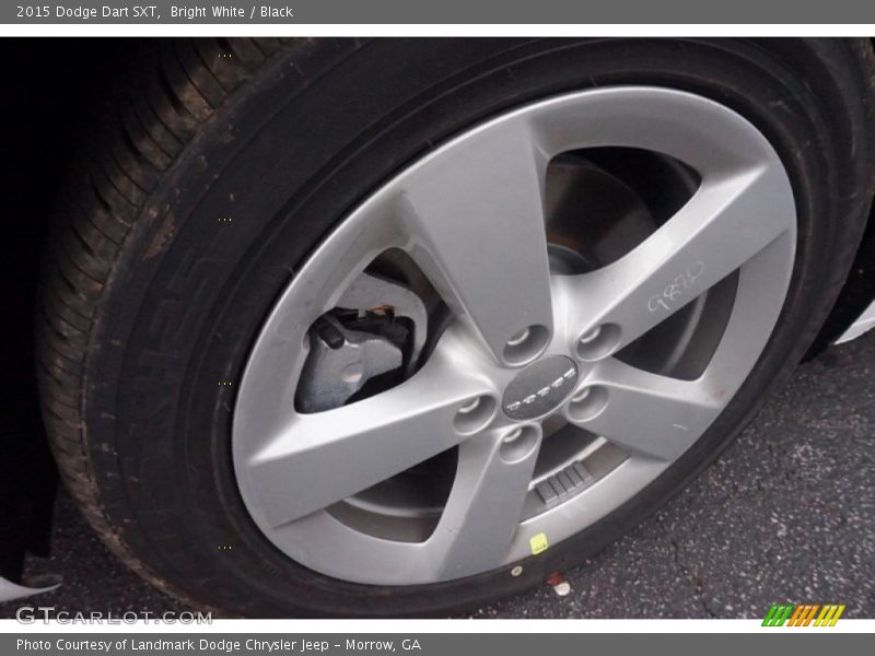 Bright White / Black 2015 Dodge Dart SXT
