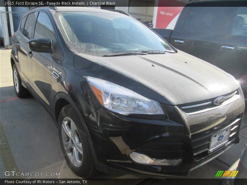 Tuxedo Black Metallic / Charcoal Black 2015 Ford Escape SE