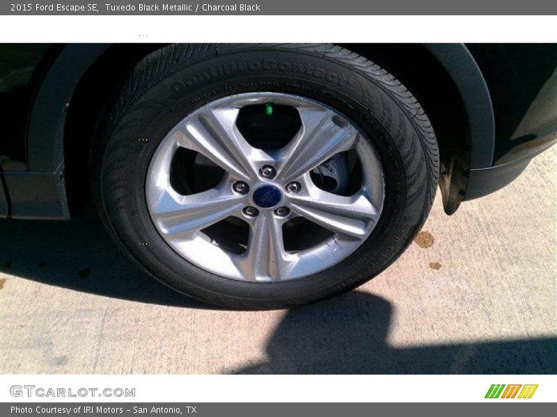 Tuxedo Black Metallic / Charcoal Black 2015 Ford Escape SE