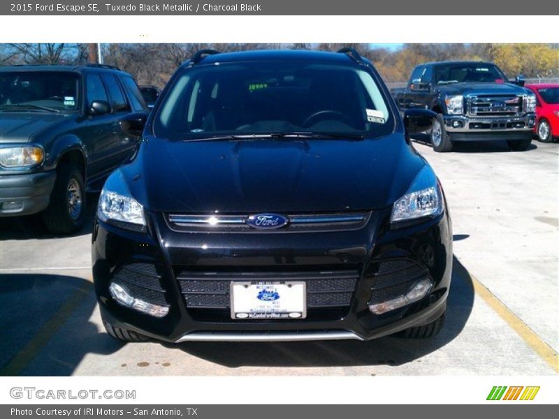 Tuxedo Black Metallic / Charcoal Black 2015 Ford Escape SE