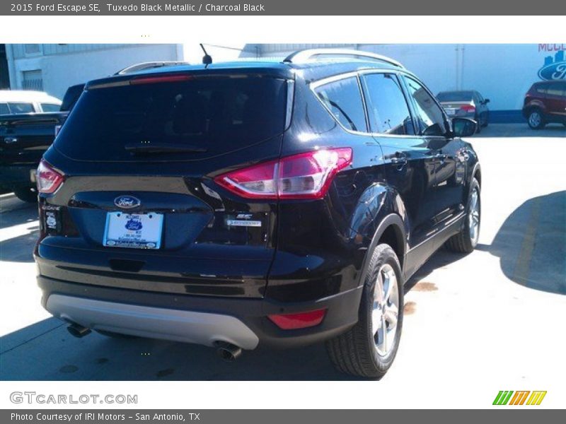 Tuxedo Black Metallic / Charcoal Black 2015 Ford Escape SE