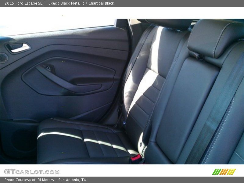 Tuxedo Black Metallic / Charcoal Black 2015 Ford Escape SE