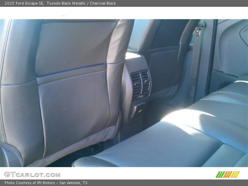 Tuxedo Black Metallic / Charcoal Black 2015 Ford Escape SE