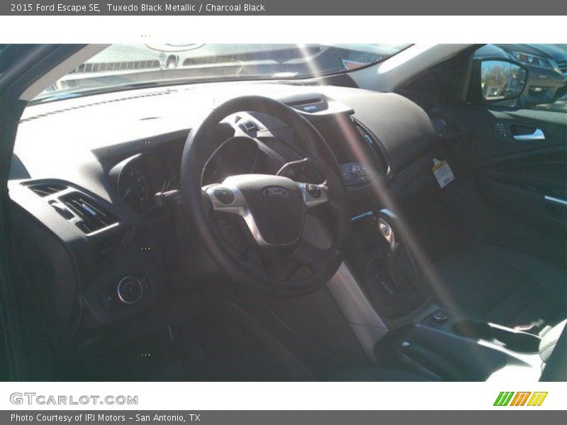 Tuxedo Black Metallic / Charcoal Black 2015 Ford Escape SE