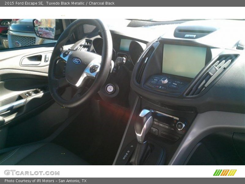 Tuxedo Black Metallic / Charcoal Black 2015 Ford Escape SE