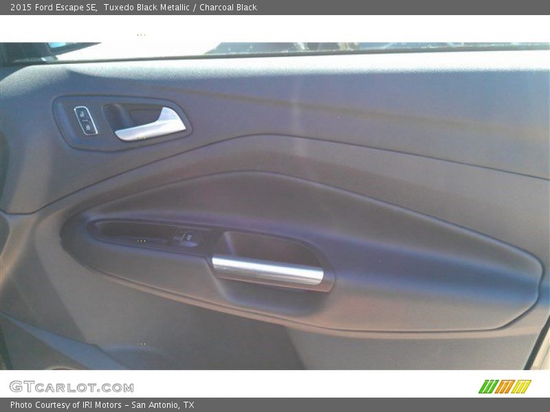 Tuxedo Black Metallic / Charcoal Black 2015 Ford Escape SE