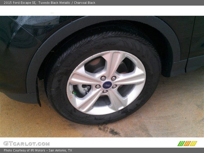 Tuxedo Black Metallic / Charcoal Black 2015 Ford Escape SE