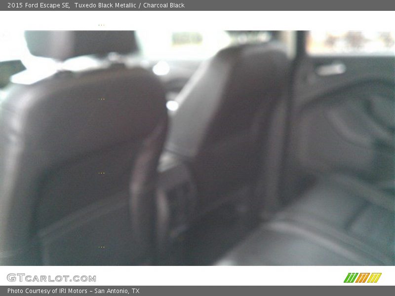 Tuxedo Black Metallic / Charcoal Black 2015 Ford Escape SE