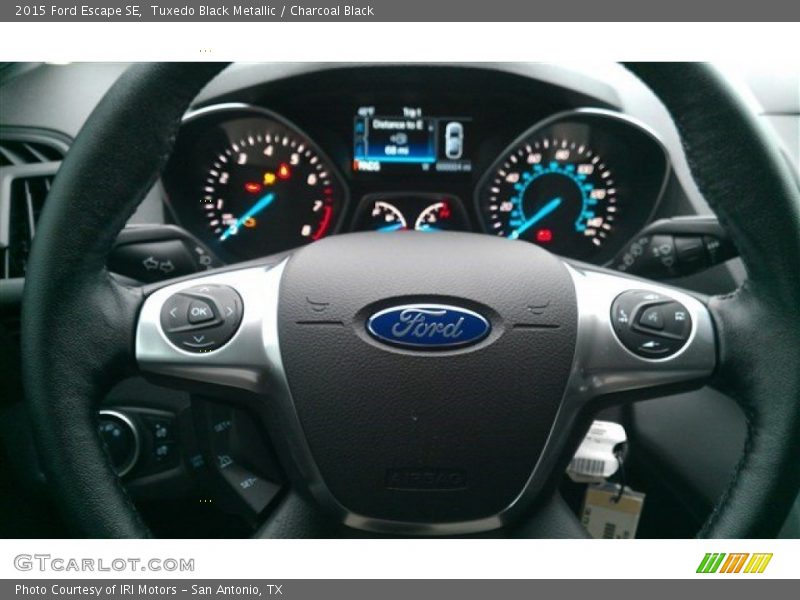 Tuxedo Black Metallic / Charcoal Black 2015 Ford Escape SE