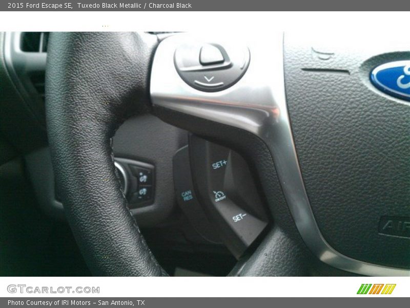 Tuxedo Black Metallic / Charcoal Black 2015 Ford Escape SE