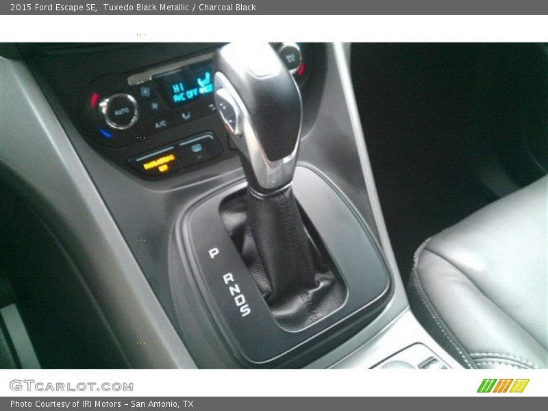 Tuxedo Black Metallic / Charcoal Black 2015 Ford Escape SE