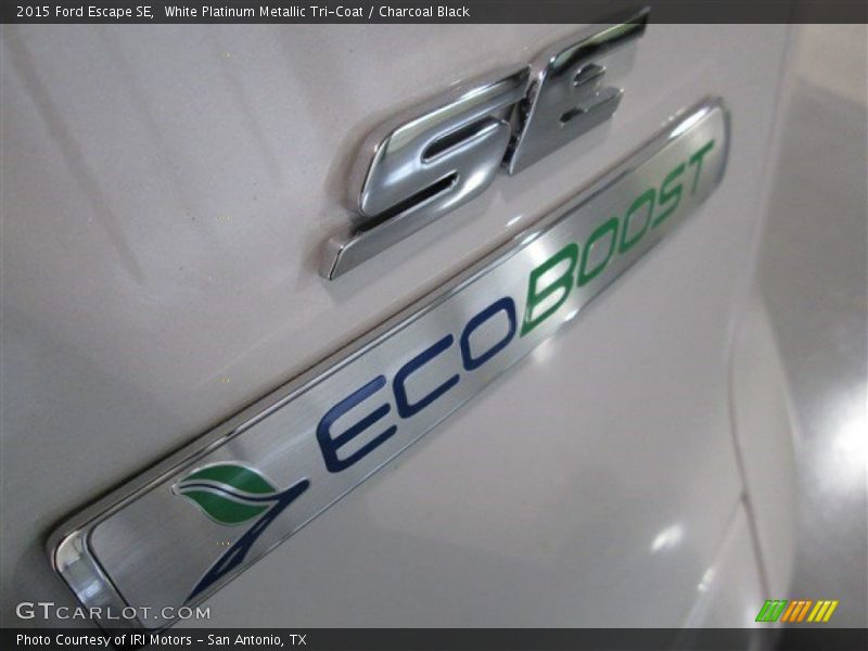 White Platinum Metallic Tri-Coat / Charcoal Black 2015 Ford Escape SE