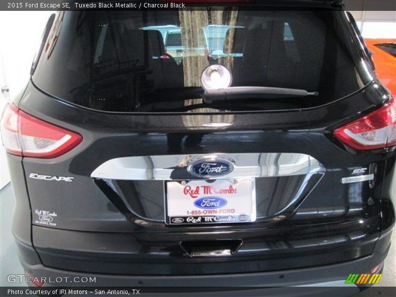 Tuxedo Black Metallic / Charcoal Black 2015 Ford Escape SE