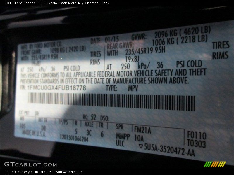 Tuxedo Black Metallic / Charcoal Black 2015 Ford Escape SE