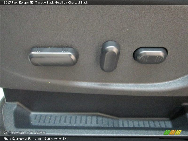Tuxedo Black Metallic / Charcoal Black 2015 Ford Escape SE