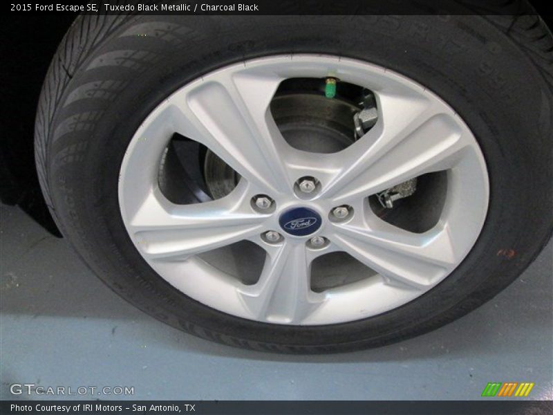 Tuxedo Black Metallic / Charcoal Black 2015 Ford Escape SE