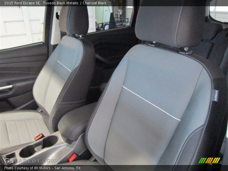 Tuxedo Black Metallic / Charcoal Black 2015 Ford Escape SE