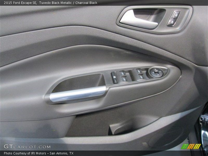Tuxedo Black Metallic / Charcoal Black 2015 Ford Escape SE