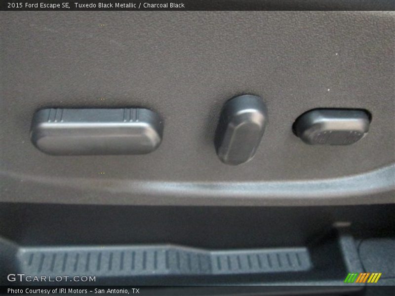 Tuxedo Black Metallic / Charcoal Black 2015 Ford Escape SE