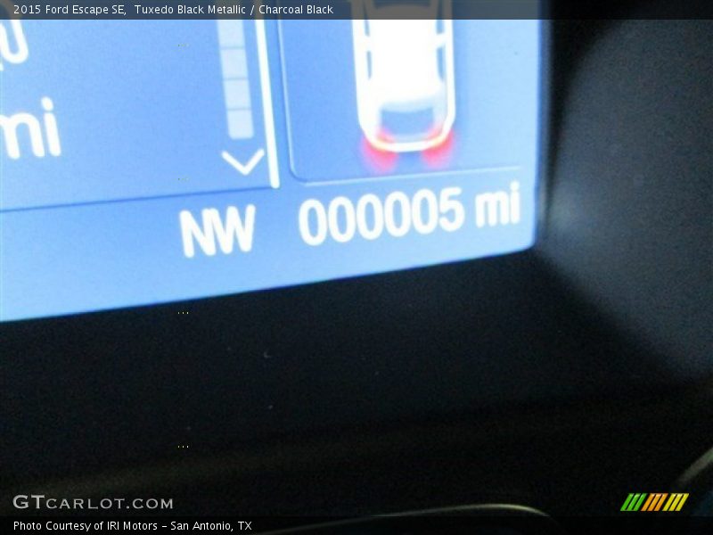 Tuxedo Black Metallic / Charcoal Black 2015 Ford Escape SE