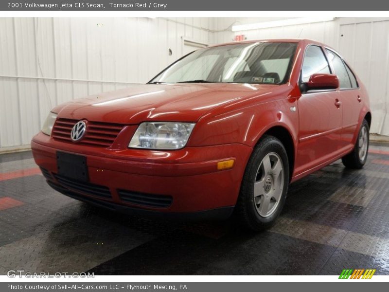 Tornado Red / Grey 2001 Volkswagen Jetta GLS Sedan