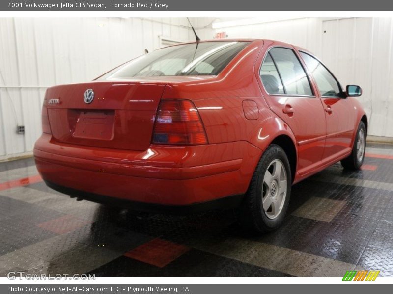 Tornado Red / Grey 2001 Volkswagen Jetta GLS Sedan