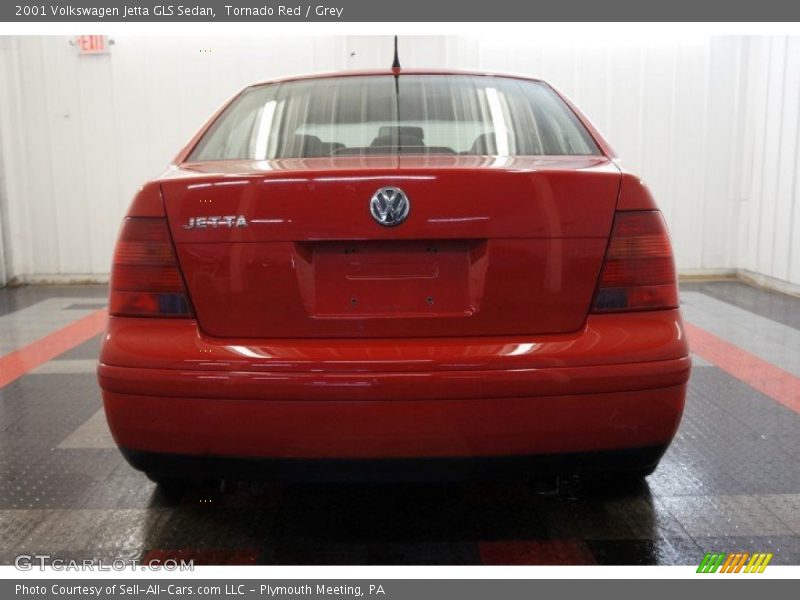 Tornado Red / Grey 2001 Volkswagen Jetta GLS Sedan