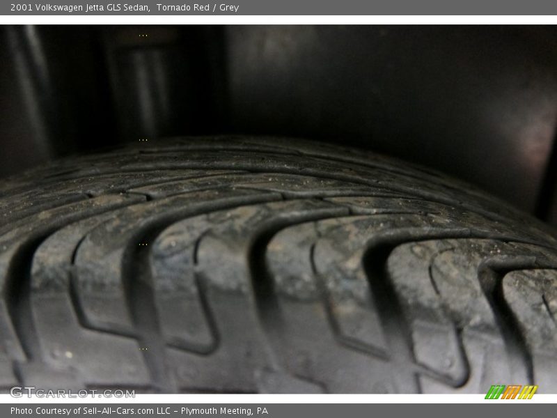 Tornado Red / Grey 2001 Volkswagen Jetta GLS Sedan