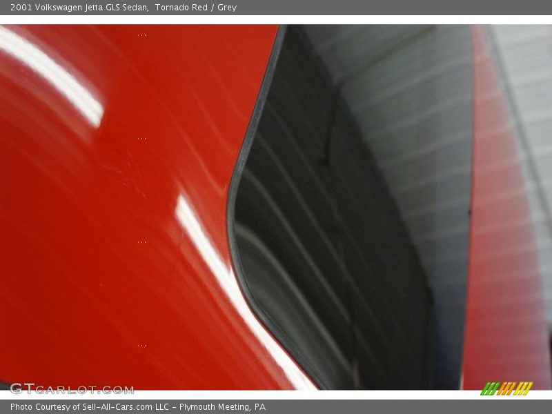 Tornado Red / Grey 2001 Volkswagen Jetta GLS Sedan