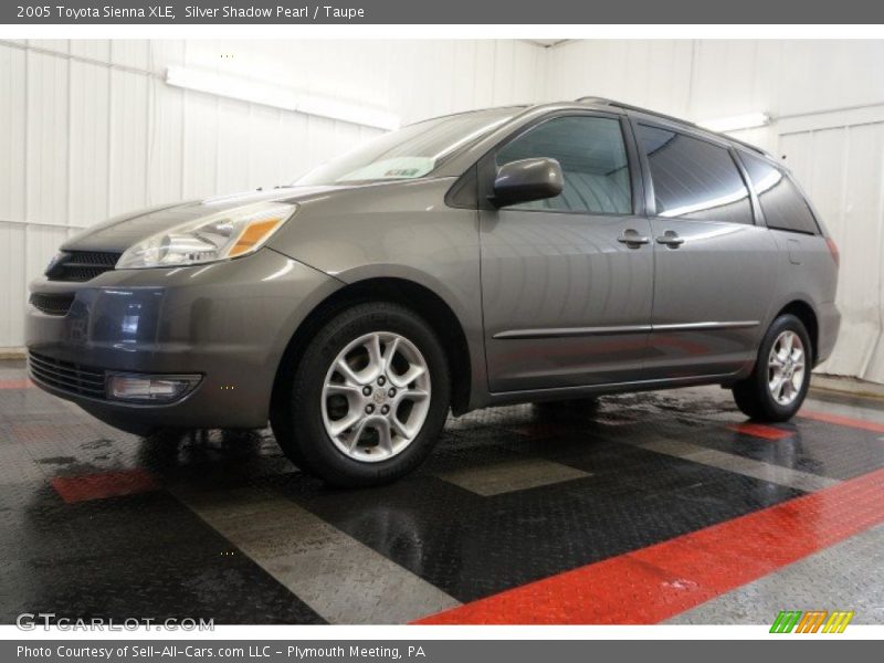 Silver Shadow Pearl / Taupe 2005 Toyota Sienna XLE