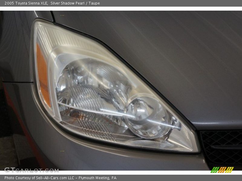 Silver Shadow Pearl / Taupe 2005 Toyota Sienna XLE