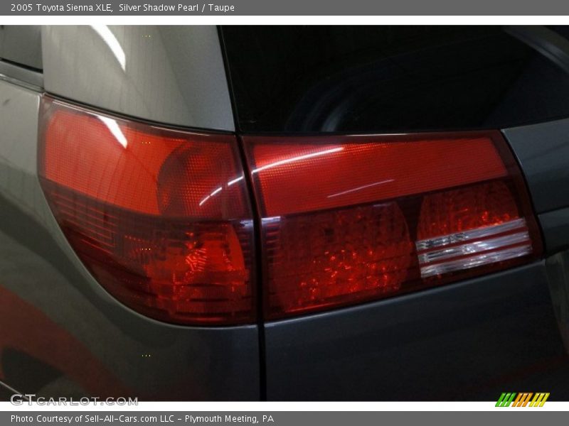 Silver Shadow Pearl / Taupe 2005 Toyota Sienna XLE