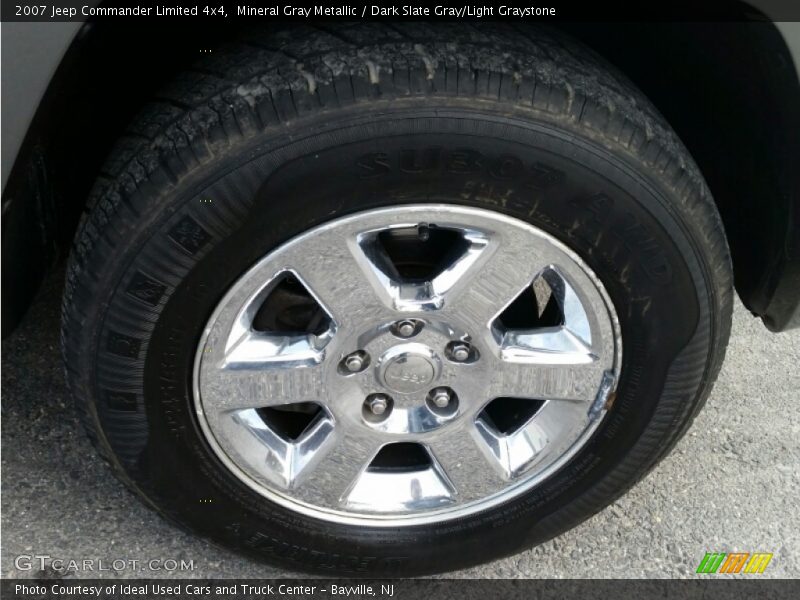 Mineral Gray Metallic / Dark Slate Gray/Light Graystone 2007 Jeep Commander Limited 4x4