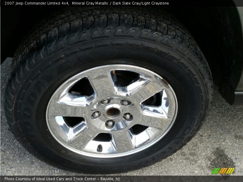 Mineral Gray Metallic / Dark Slate Gray/Light Graystone 2007 Jeep Commander Limited 4x4