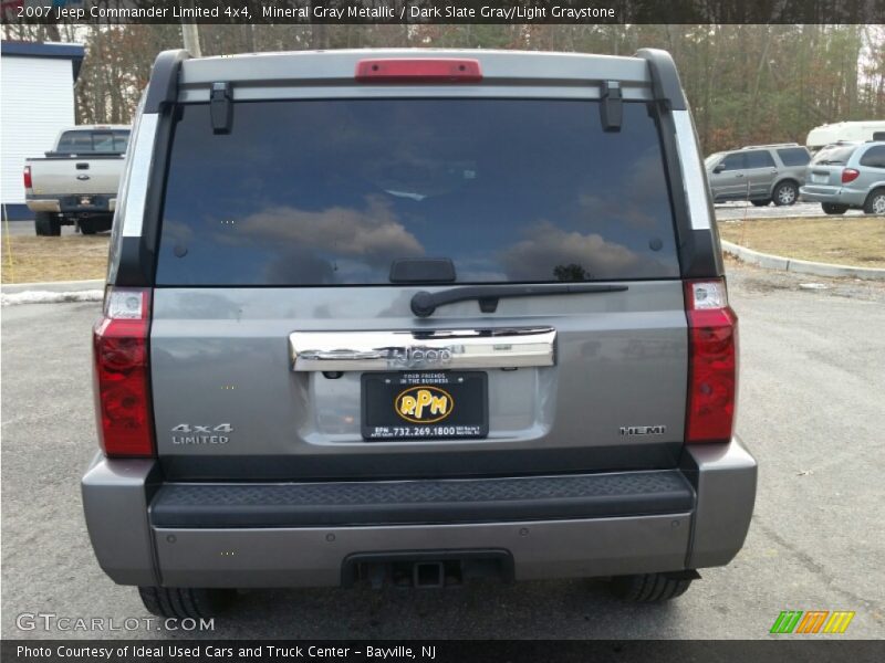 Mineral Gray Metallic / Dark Slate Gray/Light Graystone 2007 Jeep Commander Limited 4x4