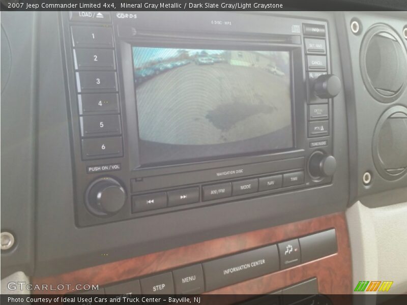 Mineral Gray Metallic / Dark Slate Gray/Light Graystone 2007 Jeep Commander Limited 4x4