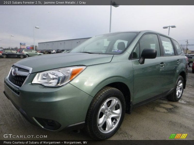 Front 3/4 View of 2015 Forester 2.5i