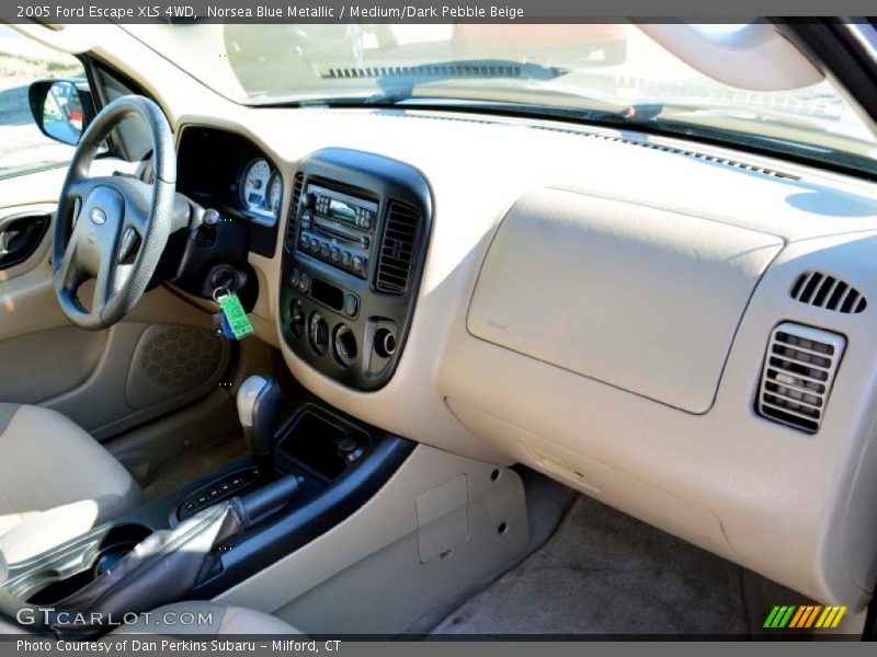 Norsea Blue Metallic / Medium/Dark Pebble Beige 2005 Ford Escape XLS 4WD