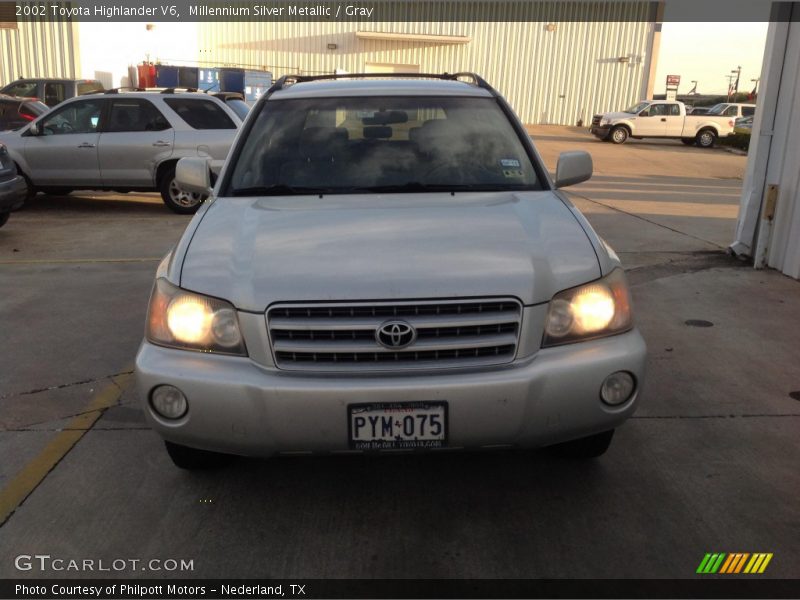 Millennium Silver Metallic / Gray 2002 Toyota Highlander V6
