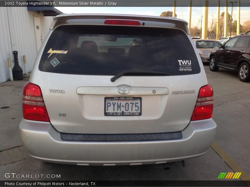 Millennium Silver Metallic / Gray 2002 Toyota Highlander V6